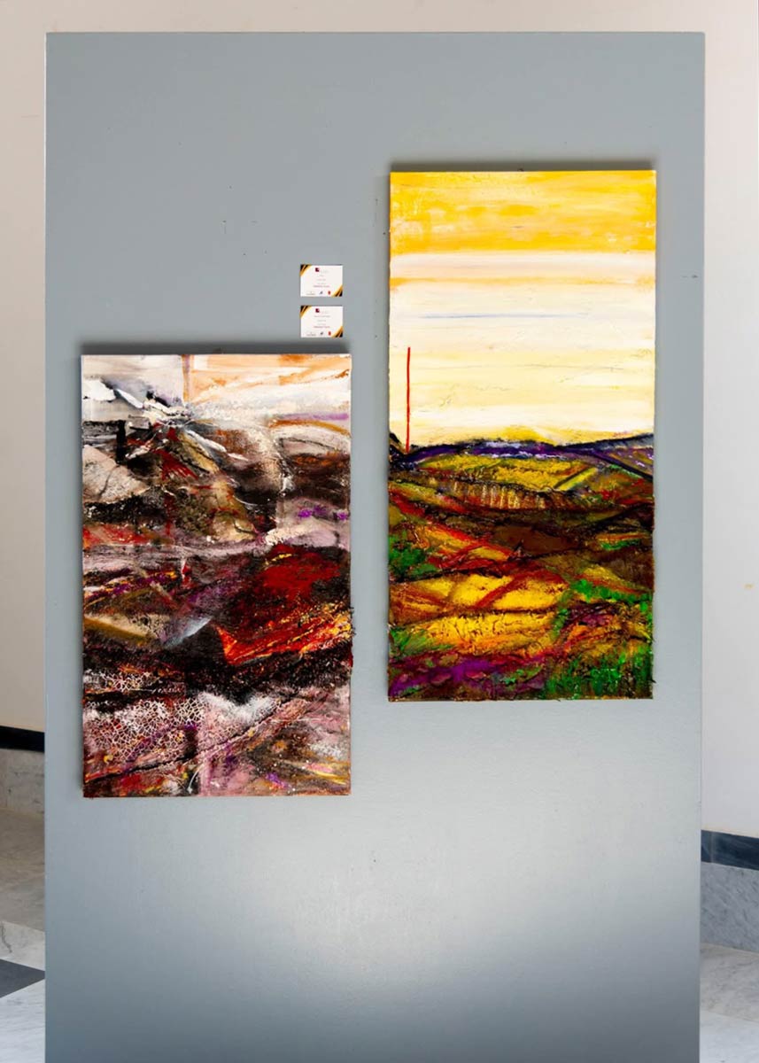 Esposizione delle opere "Etna" e "I campi gialli" dell'artista Stefania Turco, in occasione dell'evento "Metafore" avvenuto a Caltanissetta, Sicilia, presso il palazzo Moncada